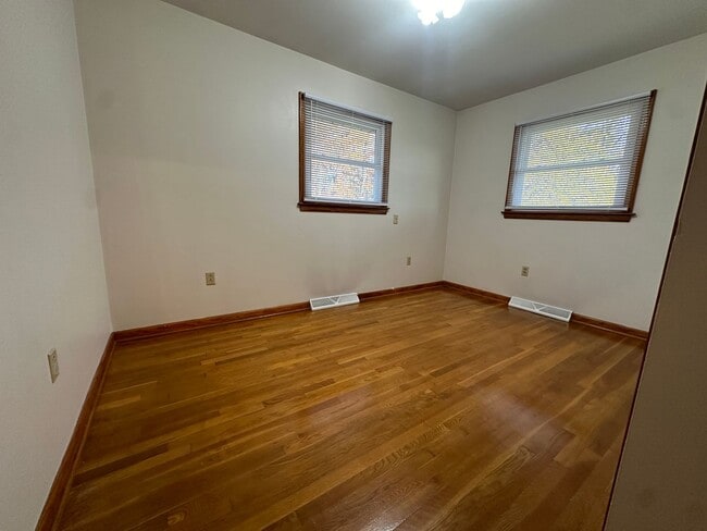 Building Photo - 1308 Minebank Rd