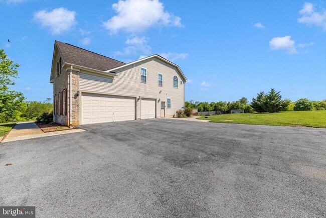 Building Photo - 17010 Bivens Ln