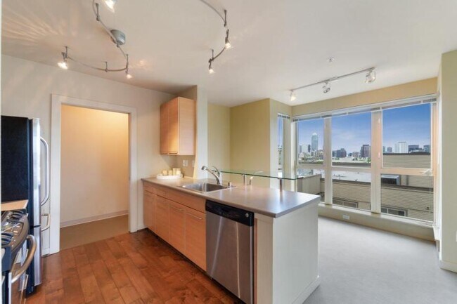 Building Photo - 1 bedroom in Seattle WA 98122