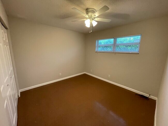 Building Photo - 1500 Forest Hill Blvd