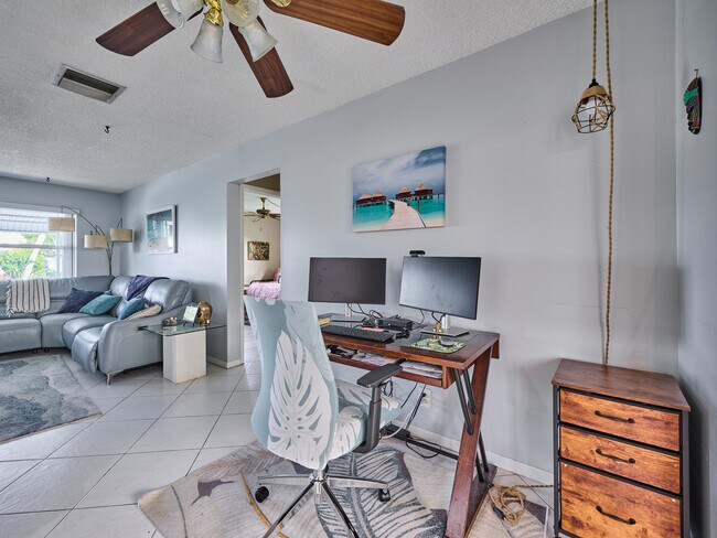 Building Photo - 519 SW 18th St