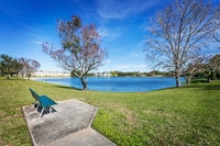Building Photo - Lakeside