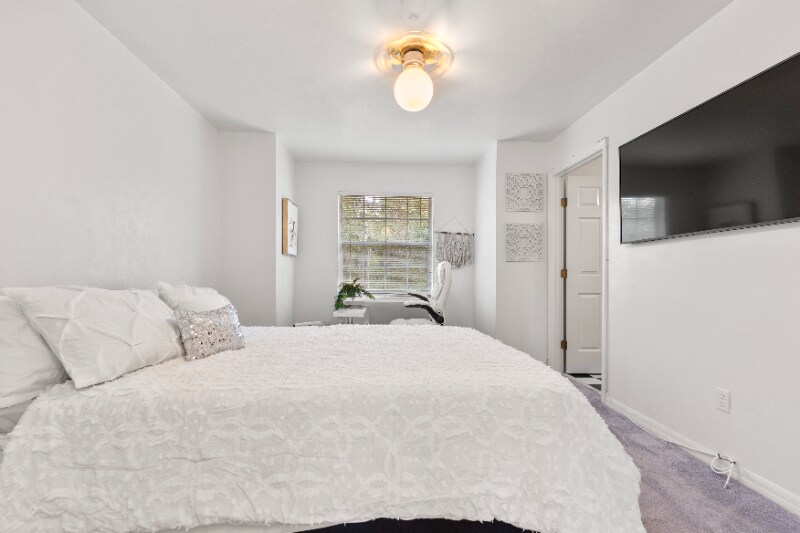 Building Photo - 5227 NW 50th Terrace