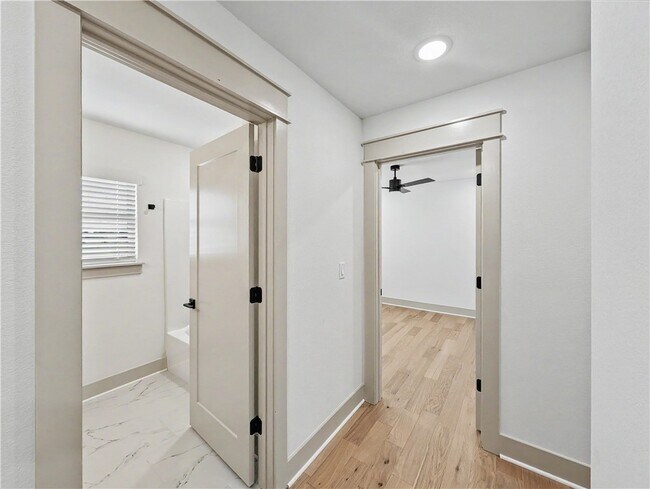 Building Photo - 7671 Scenic Vly Ave