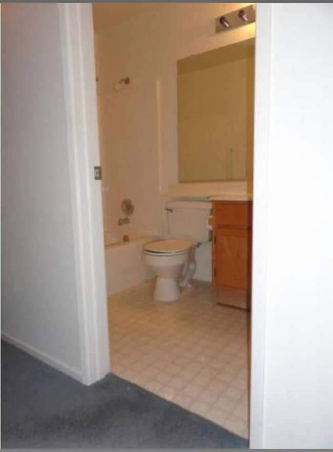 Building Photo - 1425 Ridgecrest Ct
