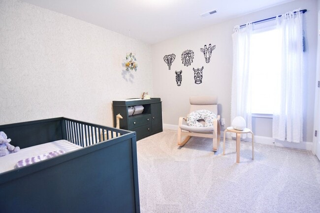 Building Photo - 4 Bedroom 3.5 Bath, No Pets