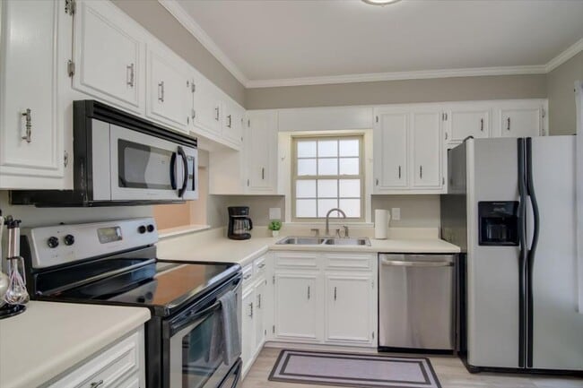 Building Photo - 705 Beacon Hill Ln