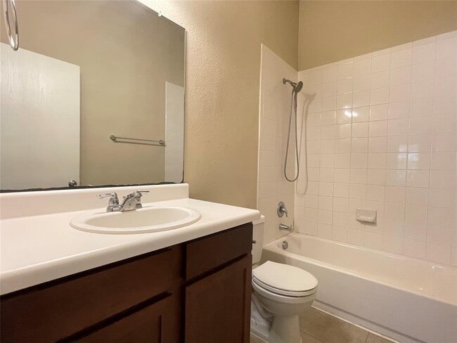 Building Photo - 15203 Lucian Dr