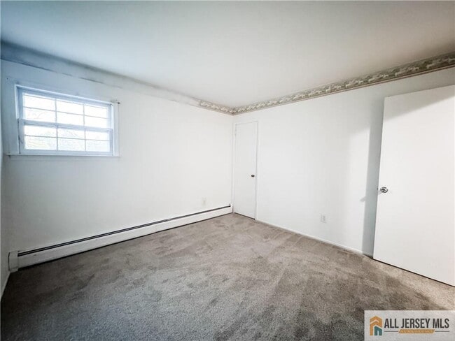 Building Photo - 742 Grove Ave