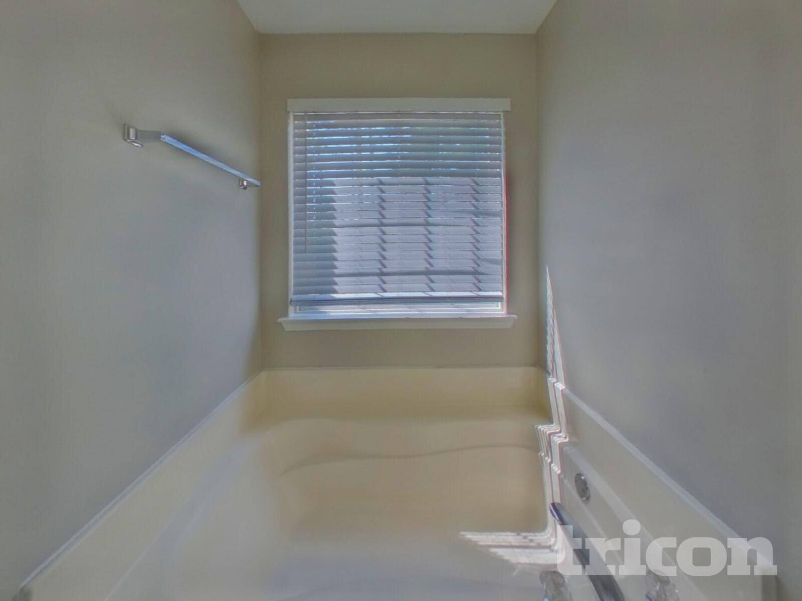 Building Photo - 1030 Riverclift Dr