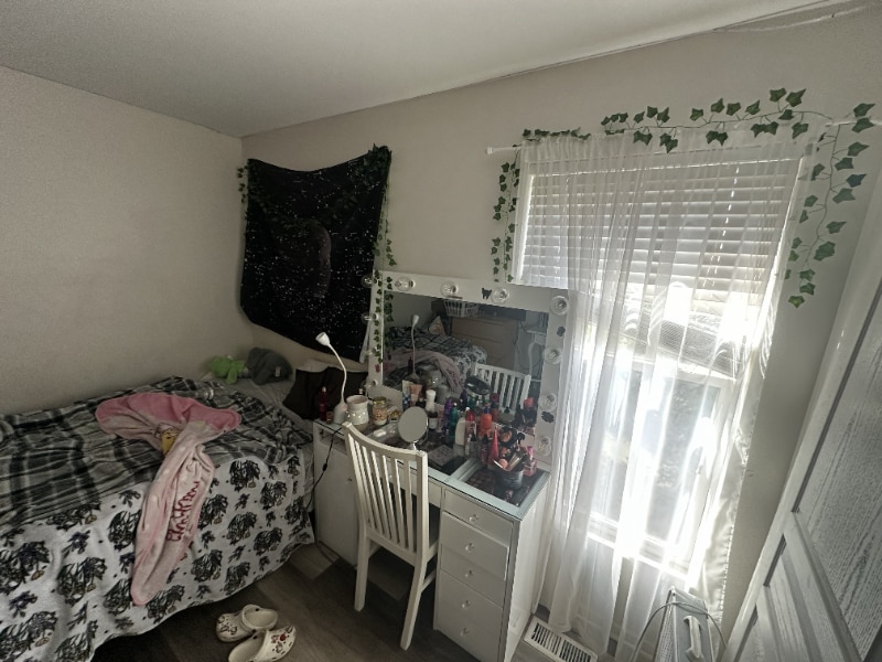 Building Photo - 1527 Yellowstone Dr