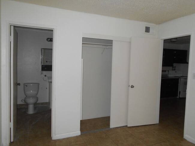 Building Photo - Charming 1-Bedroom Condo for Rent!