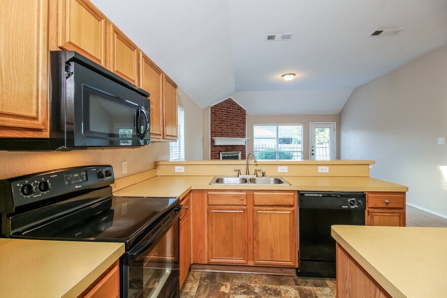 Building Photo - 310 Ohara