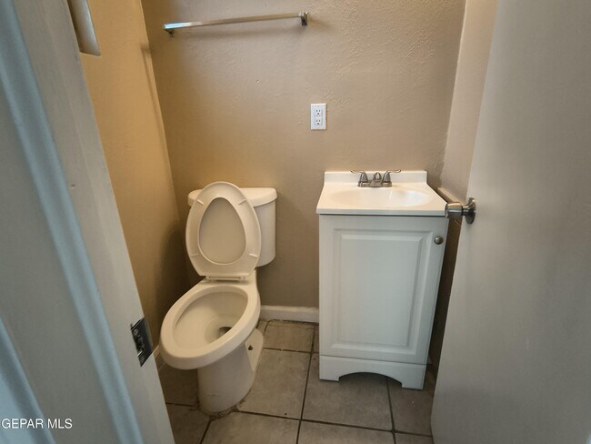 Building Photo - 4918 Guadalupe Dr