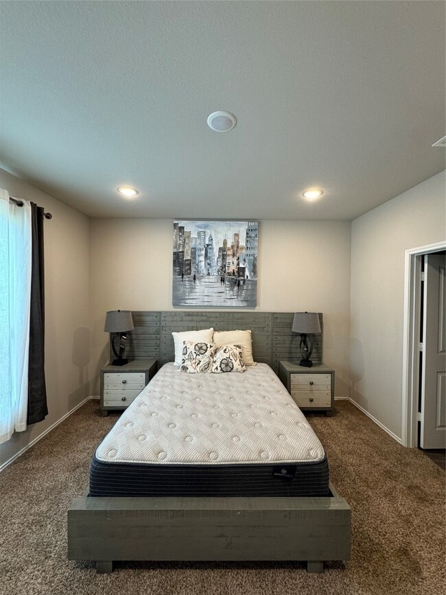 Building Photo - 710 Crystal River