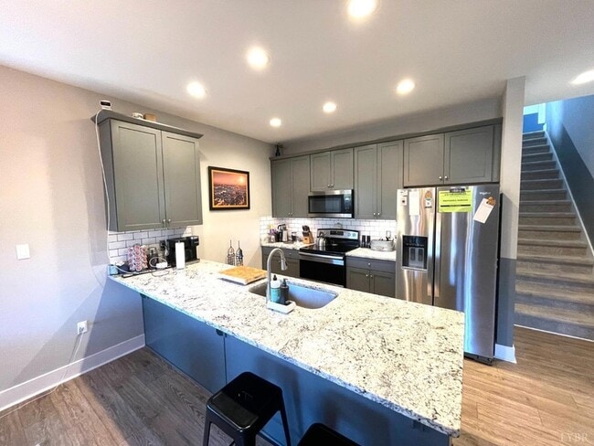 Building Photo - 3046 Fulton St