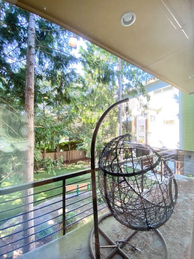 Building Photo - Built in 2017 – Stunning Modern Home for R...