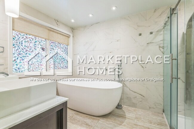 Building Photo - 9425 195th Ave NE