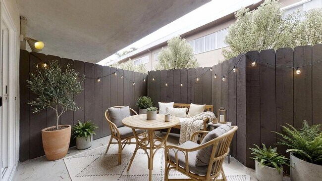 Building Photo - 503 Avenue G