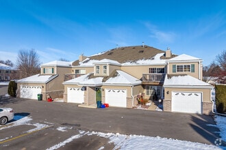 Building Photo - Evergreen Townhomes South