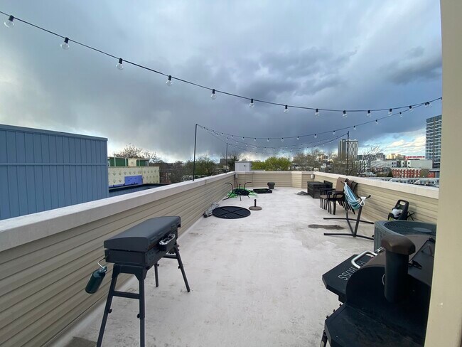 Building Photo - 1526 W Stiles St