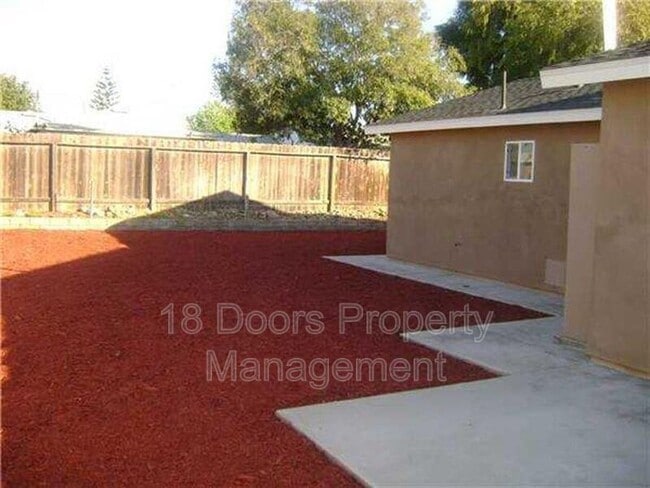 Building Photo - 5155 Tipton St