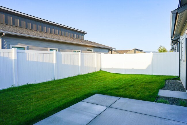 Building Photo - Just completed 2 Bedroom 2 Bath in Coeur d...