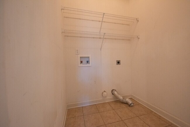 Building Photo - 1605 Over Cup Cir