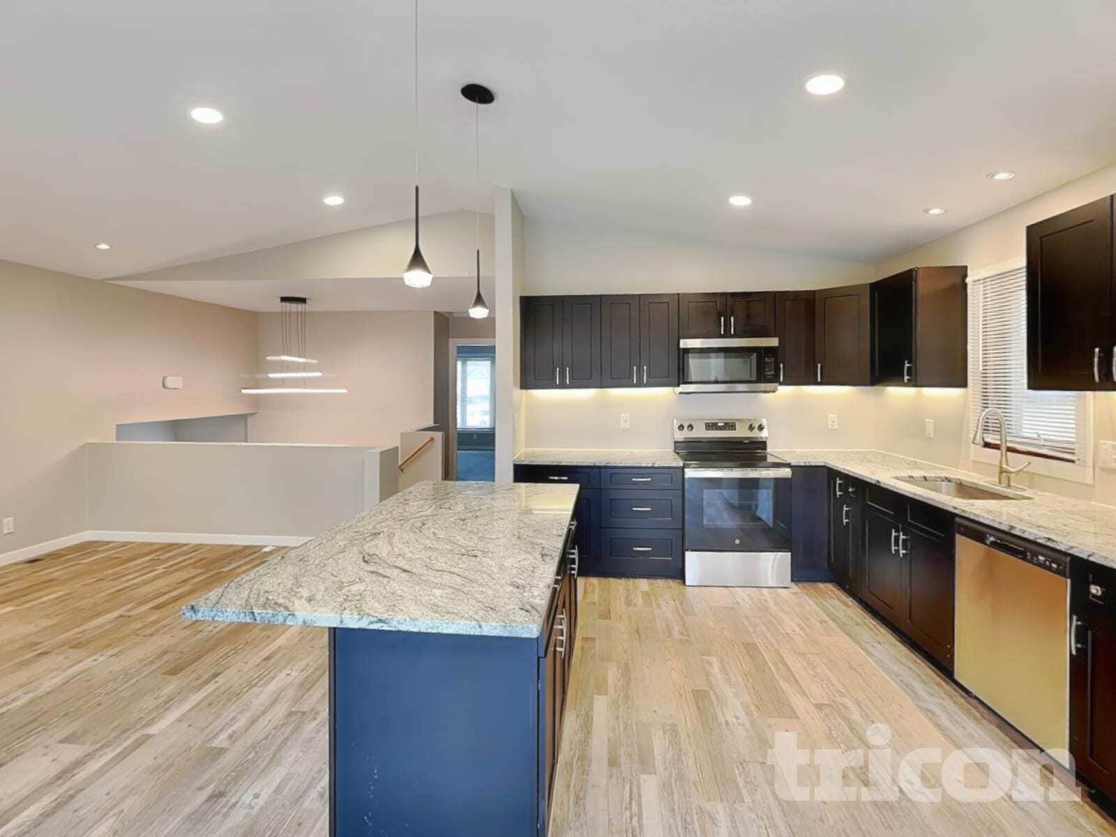 Building Photo - 14150 Rolling Oaks Cir NE