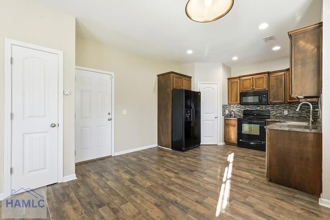 Building Photo - 374 Mill Pond Ln