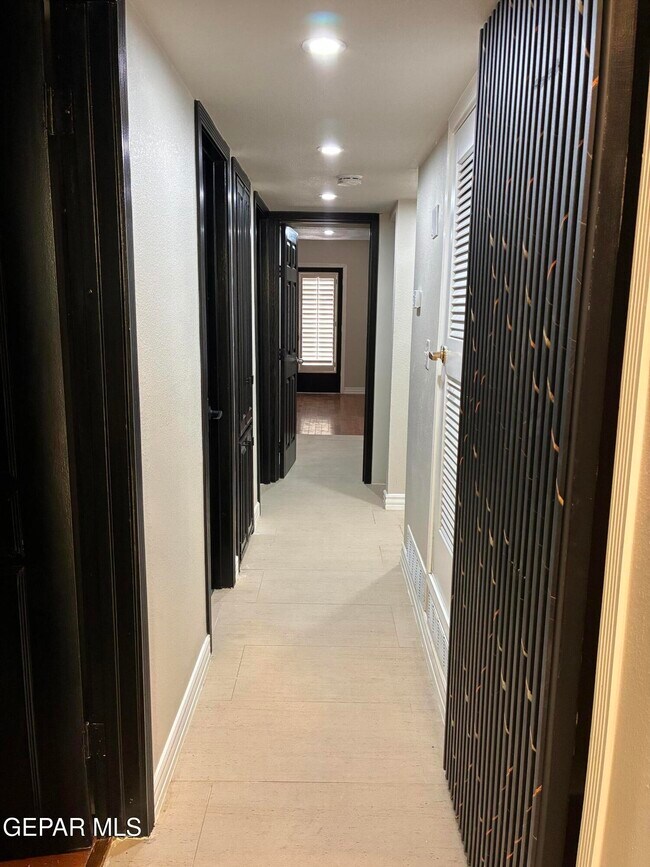 Building Photo - 8316 W H Burges Dr