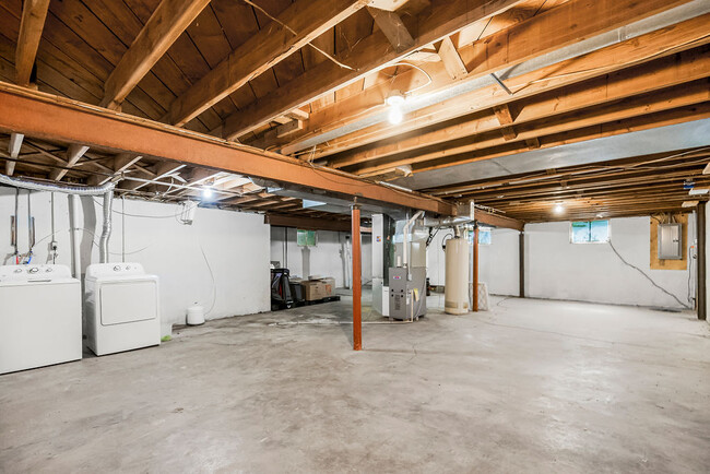 Large unfinished basement for storage - 8030 Reinhardt Ln