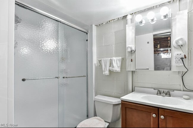 Building Photo - 210 Callahan Rd