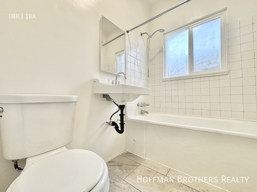 Building Photo - 147 Normandie Ave