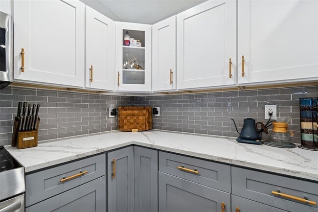 Building Photo - 292 Sunlit Cove Dr NE