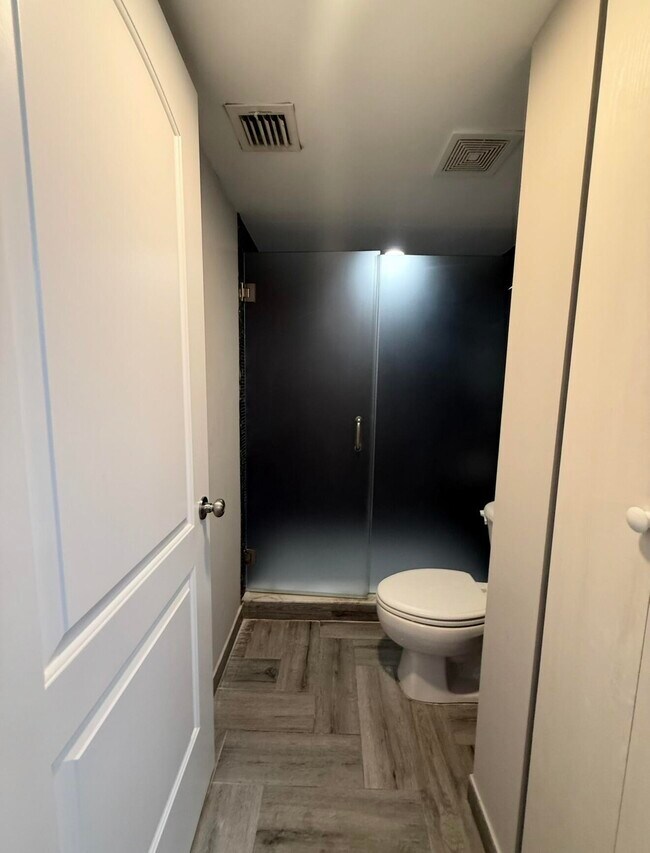 Building Photo - 300 Scotia Dr