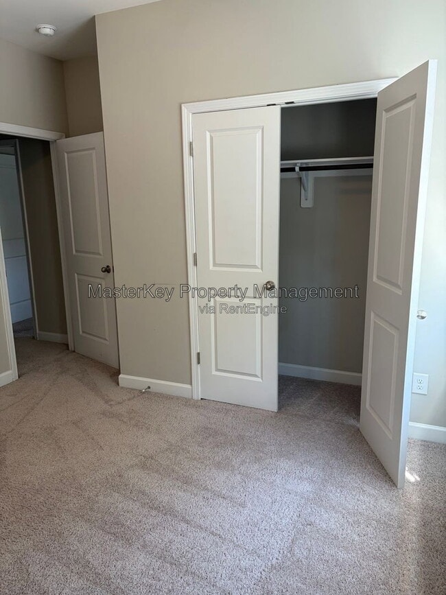 Building Photo - 727 Carraway Garden Dr