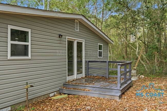 Building Photo - 1528 Ladnier Rd