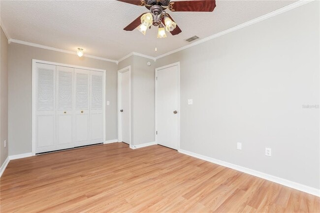 Building Photo - 231 Lago Vista St
