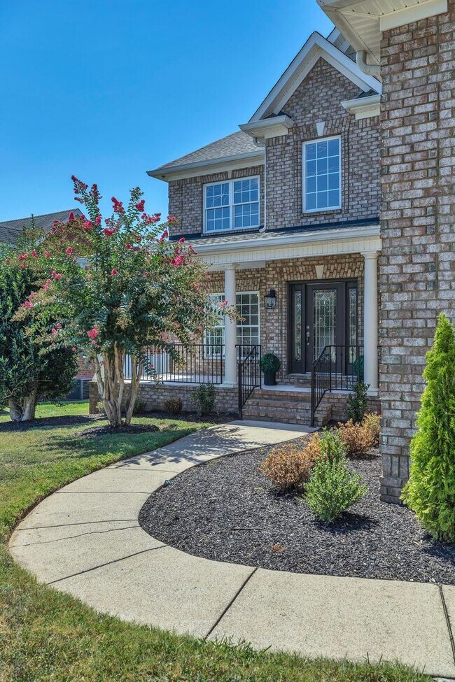 Building Photo - Luxury 4BR Home with River Views & Entertainer’s Bonus Room