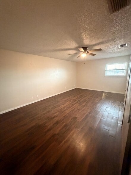 Building Photo - 4309 Village Way