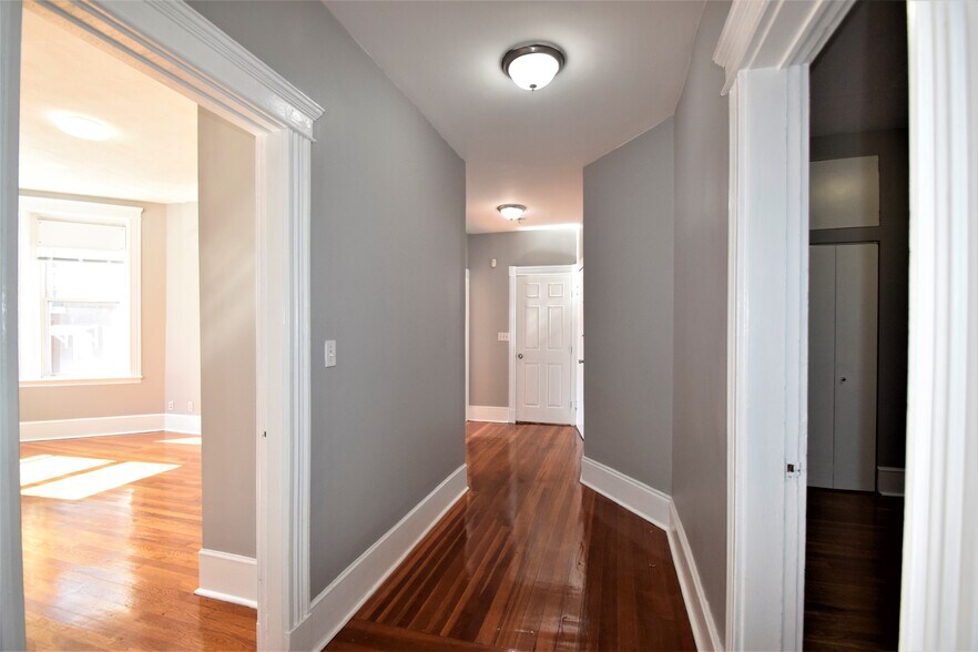 Building Photo - 83 Glenville Ave