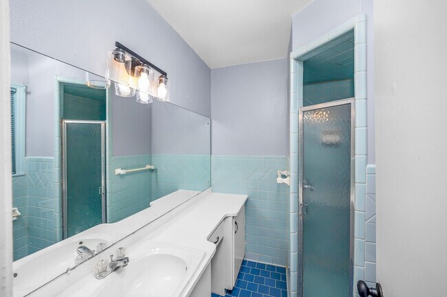 Building Photo - 1416 NW 23rd St