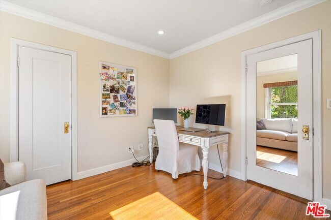 Building Photo - 7965 Fareholm Dr