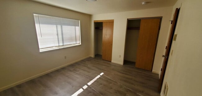 Building Photo - Maple Place Apartments