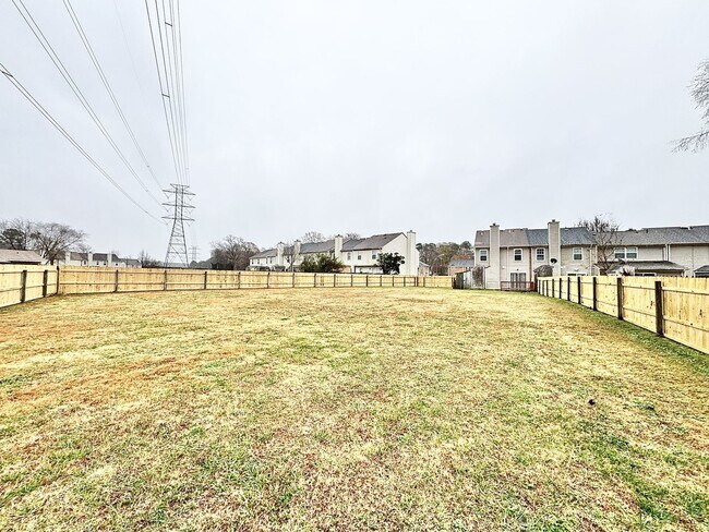 Building Photo - Glenleigh 1st-time Rental! Pet-Friendly, End-Unit Townhome, Cul-De-Sac with HUGE fenced backyard!