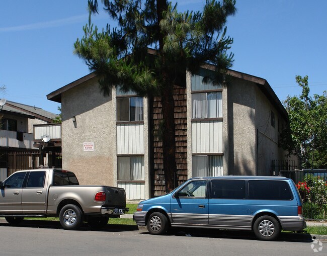 Building Photo - 509 E Pine St