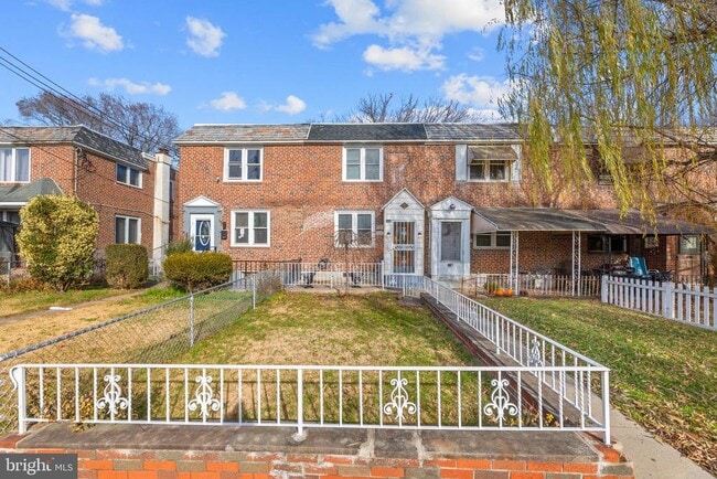 Building Photo - 1451 West End Dr