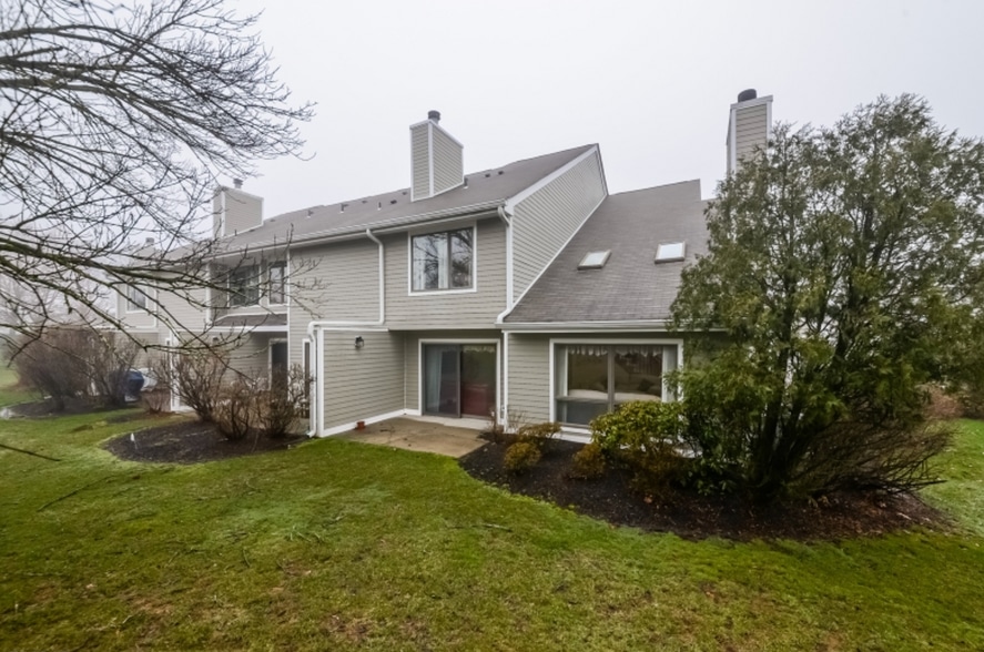 Building Photo - 94 Hagerman Ct