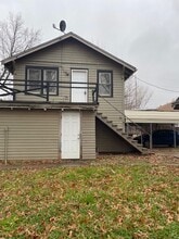 Building Photo - 408 W Chestnut Ave